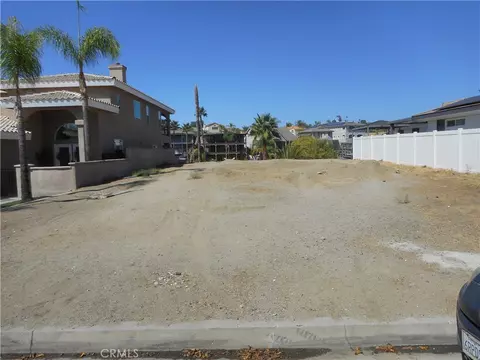 7 Swan Pt, Canyon Lake, CA 92587