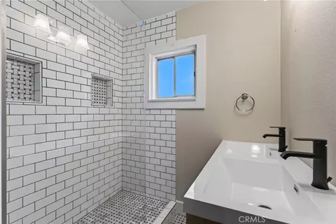 Bath - 4290 Highland, Riverside, CA 92506 photo 1 of 3