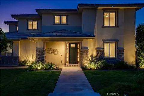 Exterior - 1055 Vista Ct, Riverside, CA 92506 photo 6 of 27