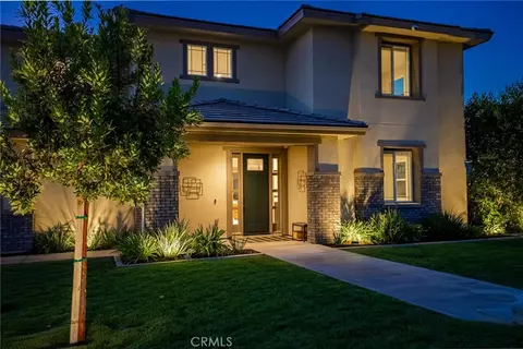 Exterior - 1055 Vista Ct, Riverside, CA 92506 photo 4 of 27