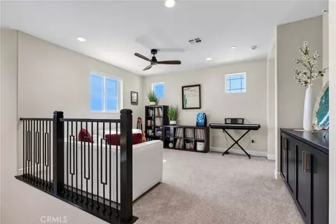 Entry Way - 1055 Vista Ct, Riverside, CA 92506 photo 4 of 8