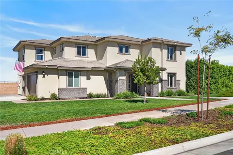 Exterior - 1055 Vista Ct, Riverside, CA 92506 photo 2 of 27