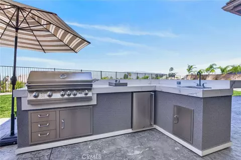 Kitchen - 1055 Vista Ct, Riverside, CA 92506 photo 7 of 7