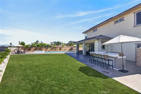 Exterior - 1055 Vista Ct, Riverside, CA 92506 photo 20 of 27