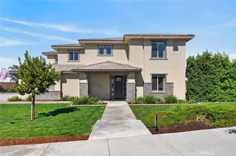 Exterior - 1055 Vista Ct, Riverside, CA 92506 photo 5 of 27