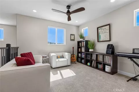 Entry Way - 1055 Vista Ct, Riverside, CA 92506 photo 5 of 8