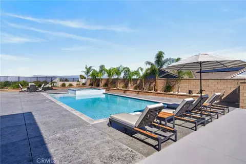Exterior - 1055 Vista Ct, Riverside, CA 92506 photo 14 of 27