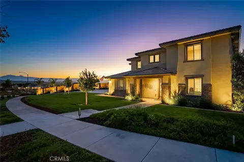 Exterior - 1055 Vista Ct, Riverside, CA 92506 photo 3 of 27