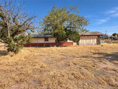 15116 Palm, Hesperia, CA 92345 photo 2