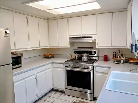 Kitchen - 2251 Nice Ave, Mentone, CA 92359 photo 2 of 2