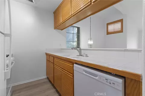 Kitchen - 15361 Hunsaker Ave #A, Paramount, CA 90723 photo 1 of 4
