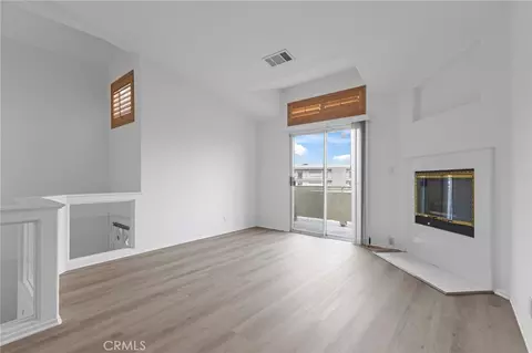 Living - 15361 Hunsaker Ave #A, Paramount, CA 90723 photo 2 of 5
