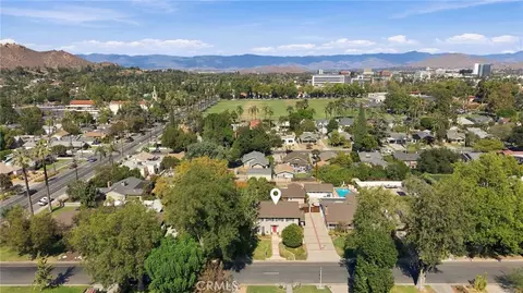 View/Area - 4045 Chapman, Riverside, CA 92506 photo 1 of 9