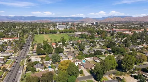 View/Area - 4045 Chapman, Riverside, CA 92506 photo 2 of 9