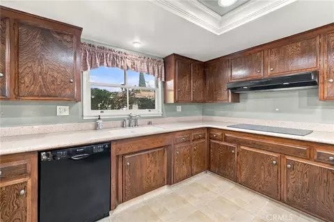 Kitchen - 4045 Chapman, Riverside, CA 92506 photo 3 of 4