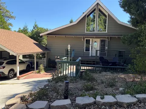 700 Zurich, Lake Arrowhead, CA 92352 photo 2