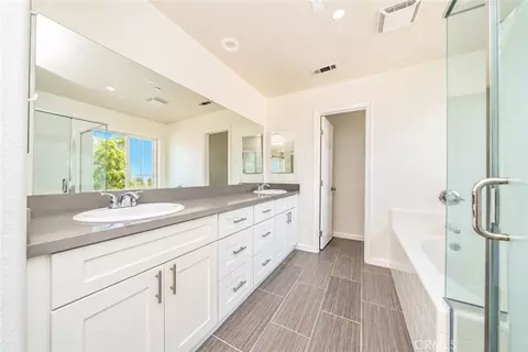 Bath - Undisclosed, Riverside, CA 92501 photo 2 of 7