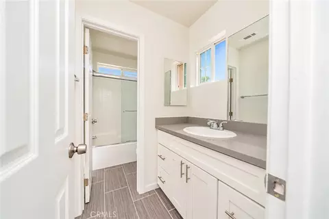 Bath - Undisclosed, Riverside, CA 92501 photo 6 of 7