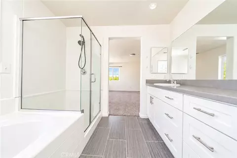 Bath - Undisclosed, Riverside, CA 92501 photo 4 of 7