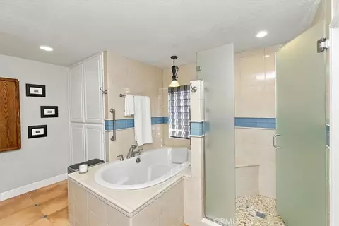 Bath - 12563 Avocado, Riverside, CA 92503 photo 5 of 5