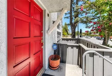 18100 Burbank, Tarzana, CA 91356