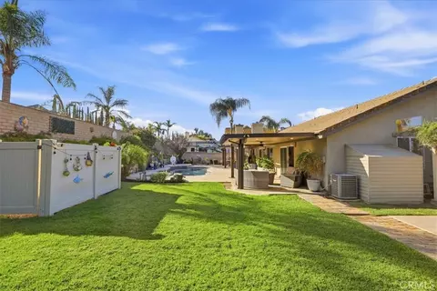 Exterior - 7008 Wood, Riverside, CA 92506 photo 9 of 11