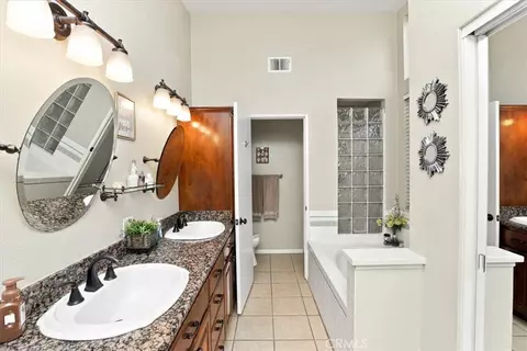 Bath - 7008 Wood, Riverside, CA 92506 photo 2 of 3
