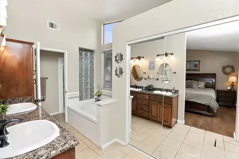 Bath - 7008 Wood, Riverside, CA 92506 photo 1 of 3
