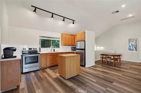 Kitchen - 2732 Mary St, Riverside, CA 92506 photo 8 of 9