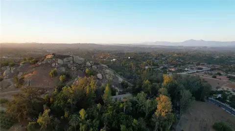 View/Area - 2732 Mary St, Riverside, CA 92506 photo 1 of 2