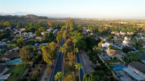 View/Area - 2732 Mary St, Riverside, CA 92506 photo 2 of 2