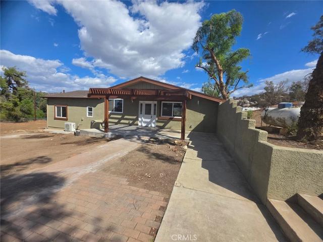 33925 Buckboard Trl, Nuevo, CA 92567 | MLS# IV26213687 | 26 Photos - Movoto