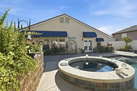 Exterior - 7430 Smokewood Rd, Highland, CA 92346 photo 10 of 11
