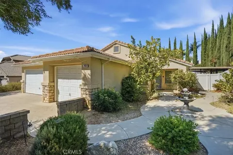 Exterior - 7430 Smokewood Rd, Highland, CA 92346 photo 2 of 11