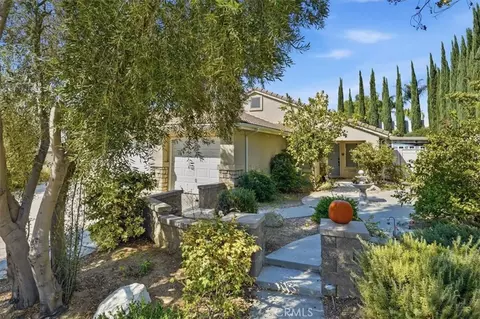 Exterior - 7430 Smokewood Rd, Highland, CA 92346 photo 4 of 11