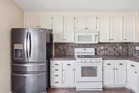 Kitchen - 7430 Smokewood Rd, Highland, CA 92346 photo 2 of 2