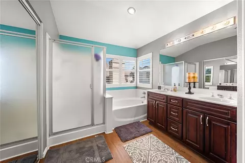 Bath - 14139 Stanislaus Ct, Fontana, CA 92336 photo 2 of 3