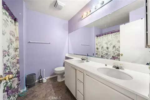 Bath - 14139 Stanislaus Ct, Fontana, CA 92336 photo 3 of 3