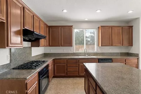 Kitchen - 4891 Westmont, Riverside, CA 92507 photo 3 of 4