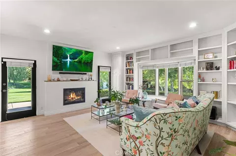 Living - 39287 Pine, Yucaipa, CA 92399 photo 2 of 4