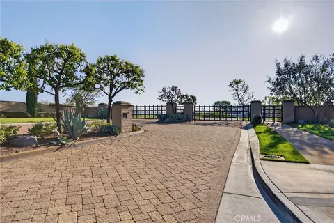 7478 Via Montecito, Riverside, CA 92506 photo 2