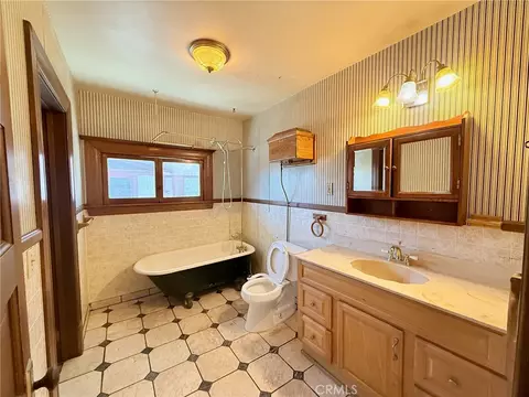Bath - 27276 Main, Highland, CA 92346 photo 4 of 4
