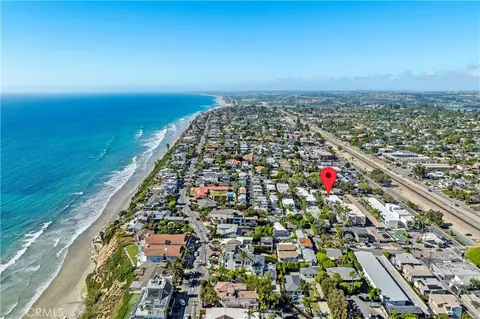 View/Area - 127 W Glaucus St #B, Encinitas, CA 92024 photo 3 of 6