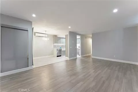 Living - 127 W Glaucus St #B, Encinitas, CA 92024 photo 3 of 3