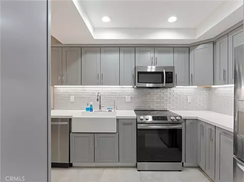 Kitchen - 127 W Glaucus St #B, Encinitas, CA 92024 photo 2 of 3