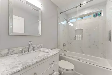 Bath - 127 W Glaucus St #B, Encinitas, CA 92024 photo 1 of 3