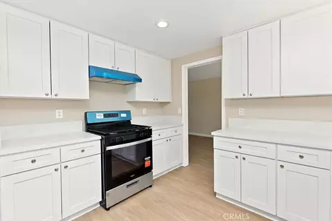 Kitchen - 1580 Lakewood, Upland, CA 91786 photo 4 of 5