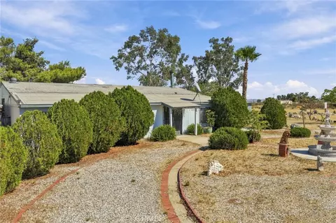 3404 Begonia, Phelan, CA 92371 photo 4