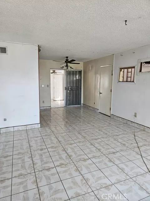 Living - 847 S S Frst, Bloomington, CA 92316 photo 2 of 2