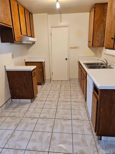 Kitchen - 847 S S Frst, Bloomington, CA 92316 photo 1 of 1